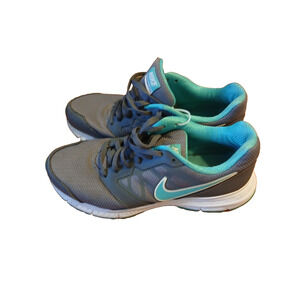 Nike Women's Training Athletics Shoes Size 9 US Grey & Mint Green